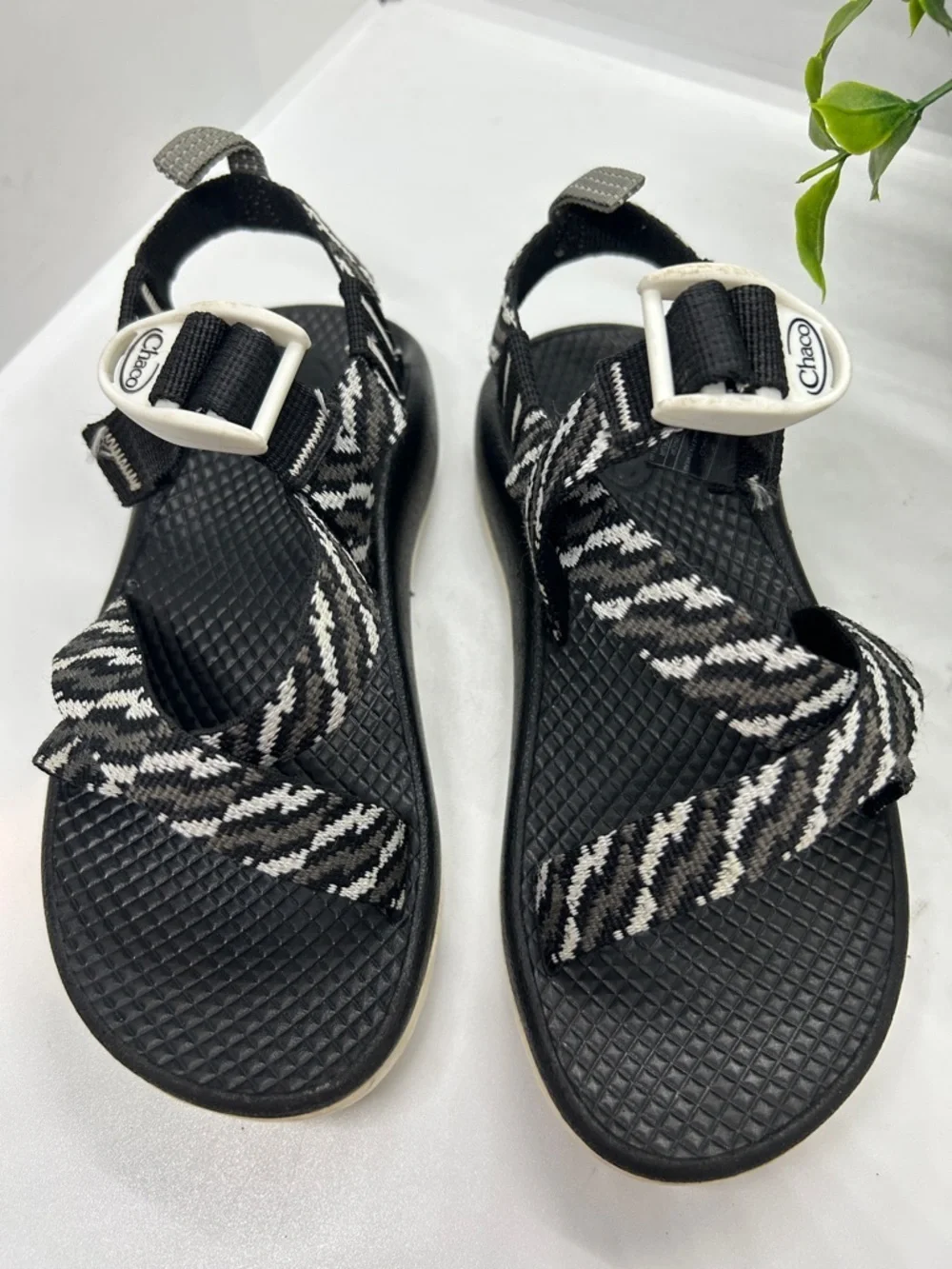 Chaco Black & White Woven-Strap Outdoor Sandals Size KIDS-JUNIOR 13 US